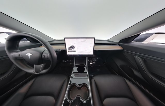 2020 Tesla Model 3 — photo 21 of 24