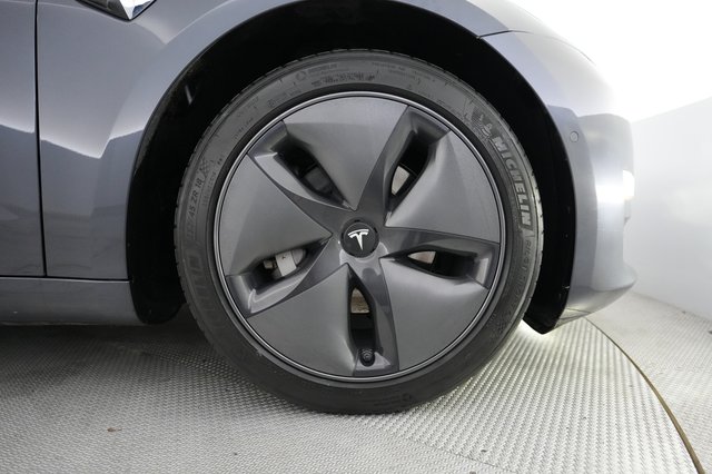 2020 Tesla Model 3 — photo 16 of 24