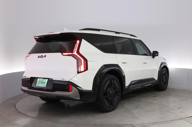 2024 Kia EV9 — photo 2 of 24