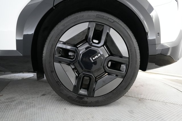 2024 Kia EV9 — photo 7 of 24