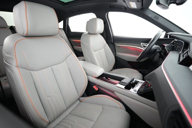 2024 Audi Q8 e-tron Sportback — photo 18 of 20
