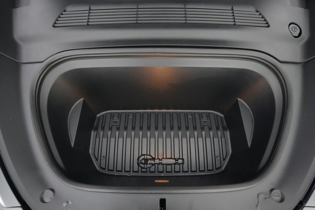 2025 Tesla Model Y — photo 20 of 21