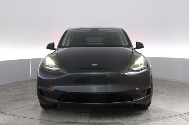 2025 Tesla Model Y — photo 9 of 21