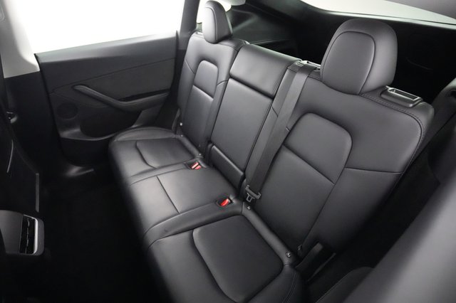 2025 Tesla Model Y — photo 19 of 21