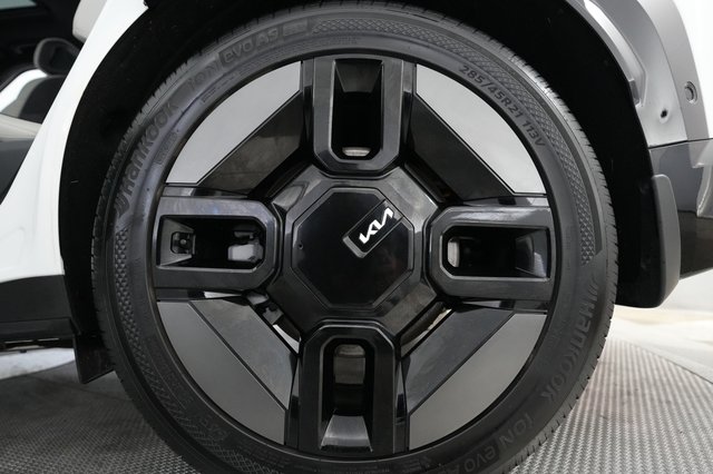 2025 Kia EV9 — photo 15 of 22