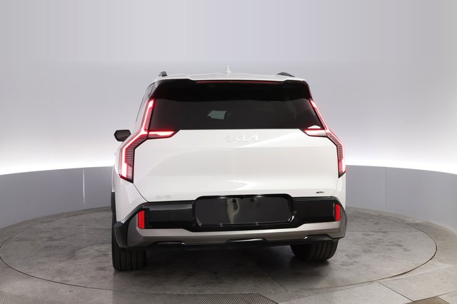 2025 Kia EV9 — photo 12 of 22