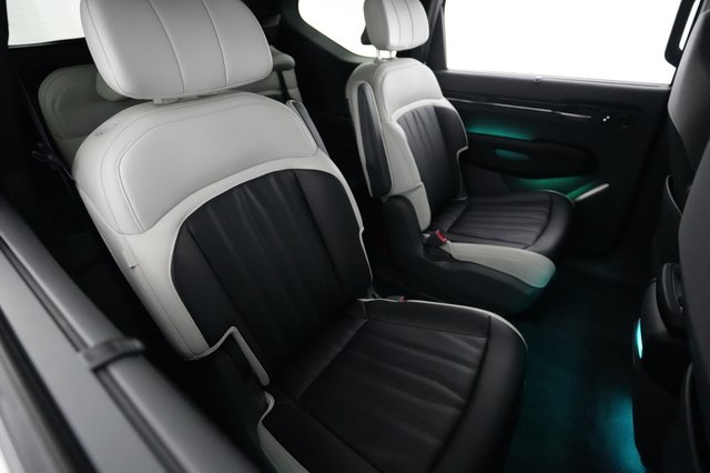 2025 Kia EV9 — photo 4 of 22