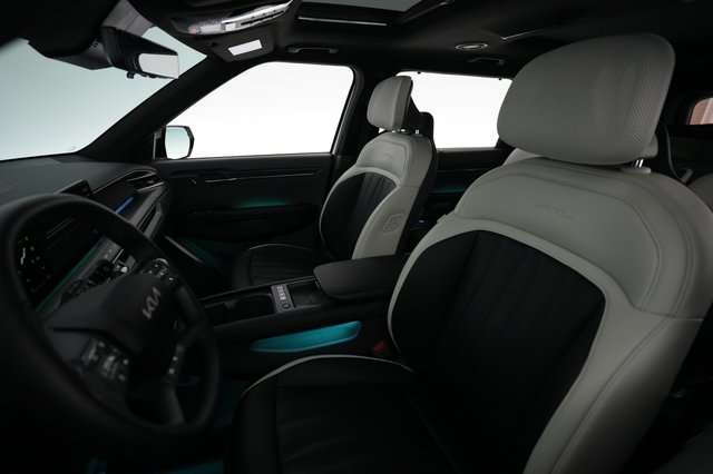 2025 Kia EV9 — photo 3 of 22