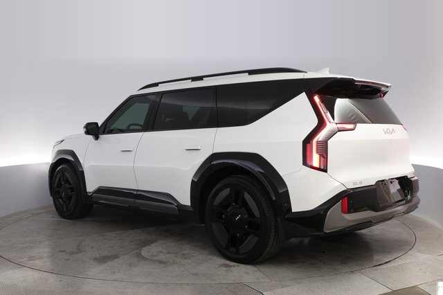 2025 Kia EV9 — photo 13 of 22