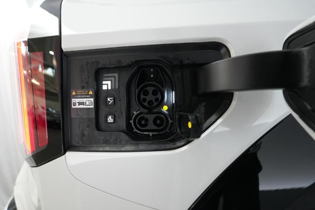 2025 Kia EV9 — photo 8 of 22