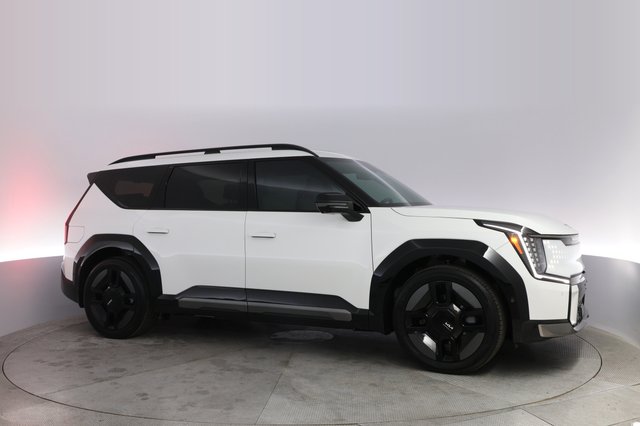 2025 Kia EV9 — photo 11 of 22