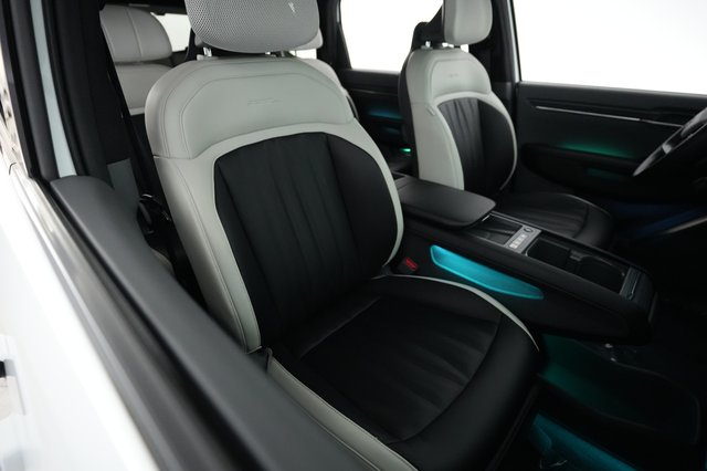 2025 Kia EV9 — photo 18 of 22