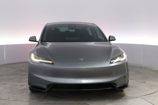 2025 Tesla Model 3 — photo 9 of 21