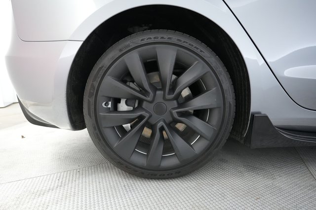 2025 Tesla Model 3 — photo 15 of 21