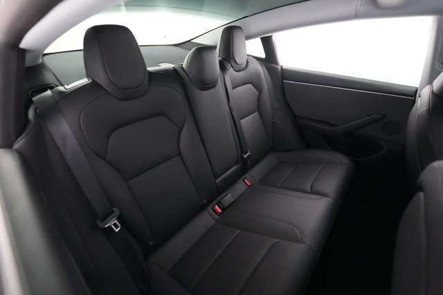2025 Tesla Model 3 — photo 4 of 21
