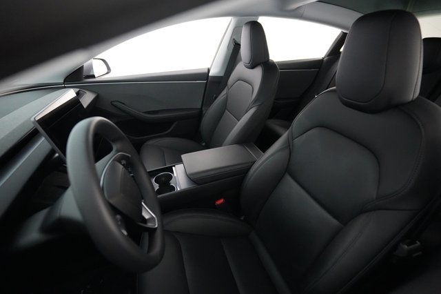 2025 Tesla Model 3 — photo 3 of 21