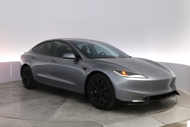 2025 Tesla Model 3 — photo 10 of 21