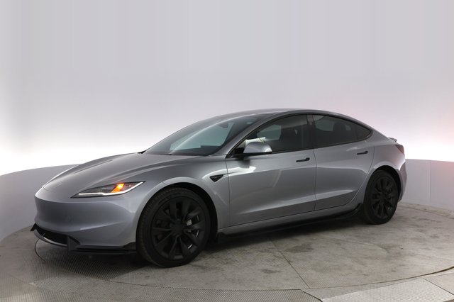 2025 Tesla Model 3 — photo 14 of 21