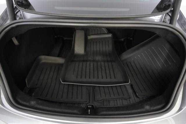 2025 Tesla Model 3 — photo 6 of 21