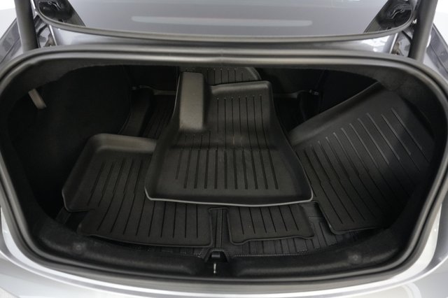 2025 Tesla Model 3 — photo 6 of 21