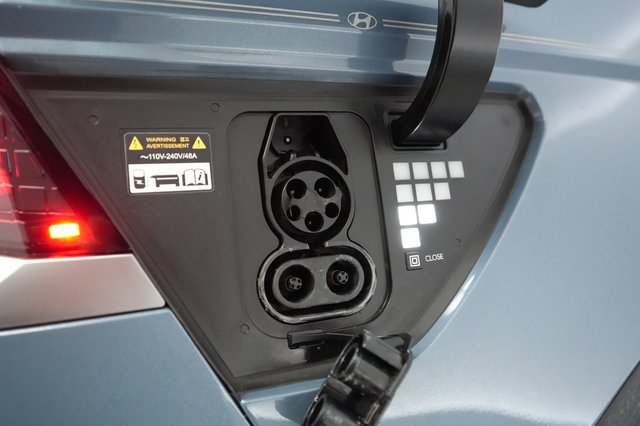 2023 Hyundai IONIQ 5 — photo 8 of 23