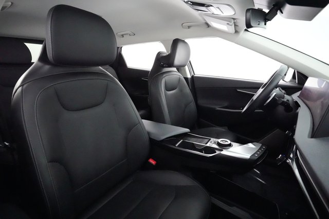 2023 Kia EV6 — photo 18 of 21