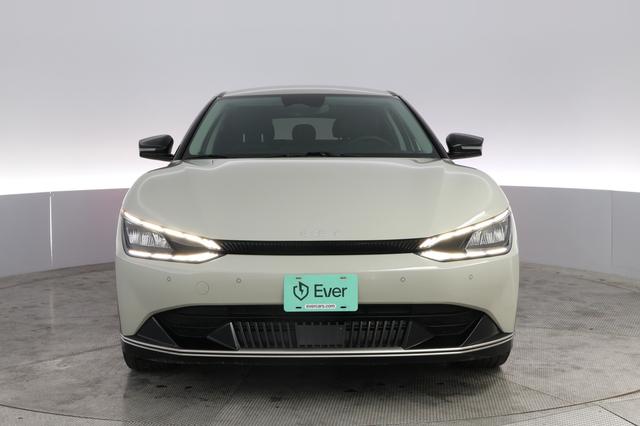 2023 Kia EV6 — photo 9 of 21