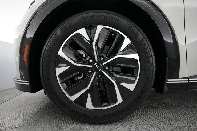 2023 Kia EV6 — photo 15 of 21