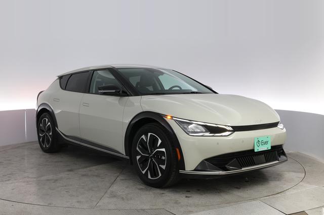 2023 Kia EV6 — photo 10 of 21