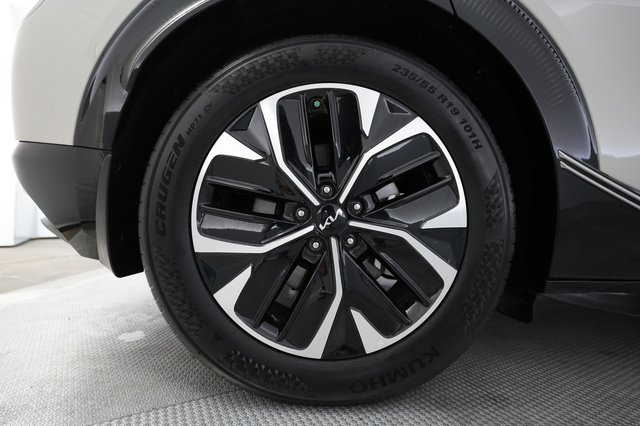 2023 Kia EV6 — photo 17 of 21