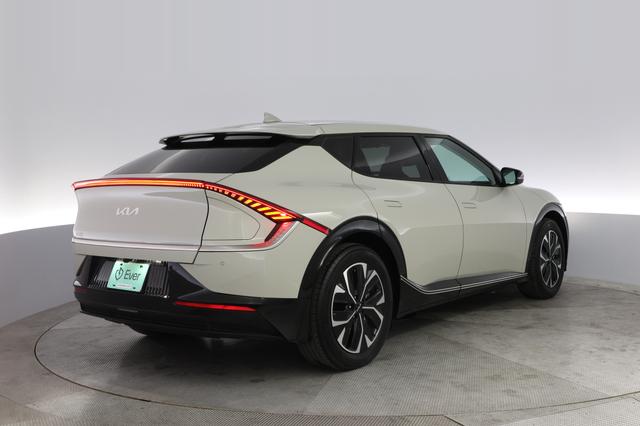 2023 Kia EV6 — photo 2 of 21