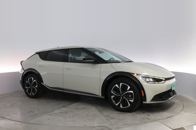 2023 Kia EV6 — photo 11 of 21