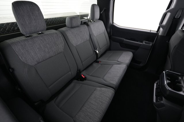 2023 Ford F-150 Lightning — photo 4 of 16