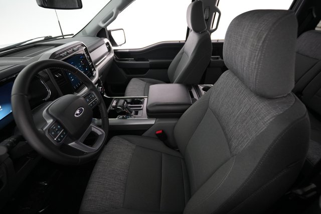 2023 Ford F-150 Lightning — photo 3 of 16