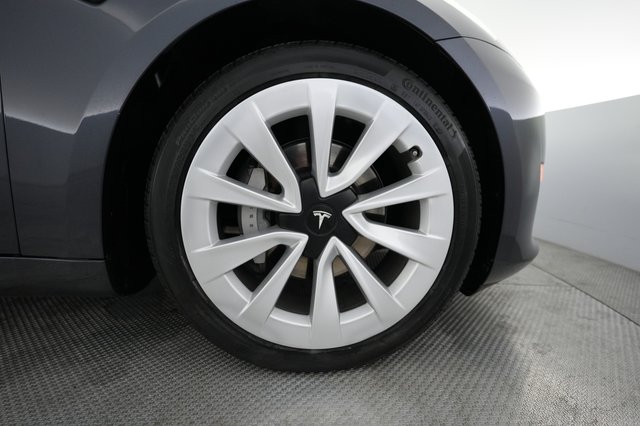 2023 Tesla Model 3 — photo 17 of 21