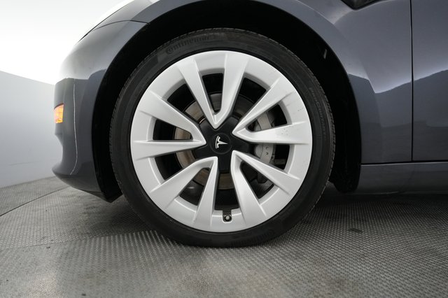 2023 Tesla Model 3 — photo 16 of 21