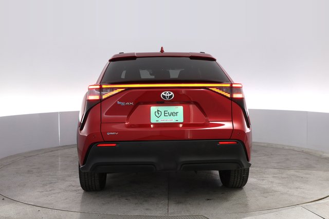 2024 Toyota bZ4X — photo 12 of 21