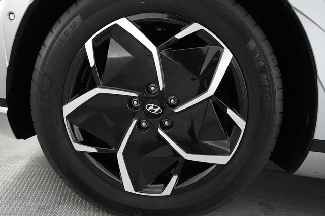 2024 Hyundai IONIQ 5 — photo 16 of 22