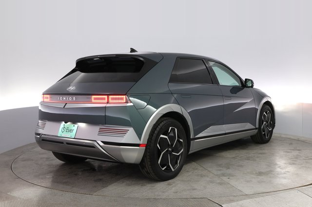 2024 Hyundai IONIQ 5 — photo 2 of 22