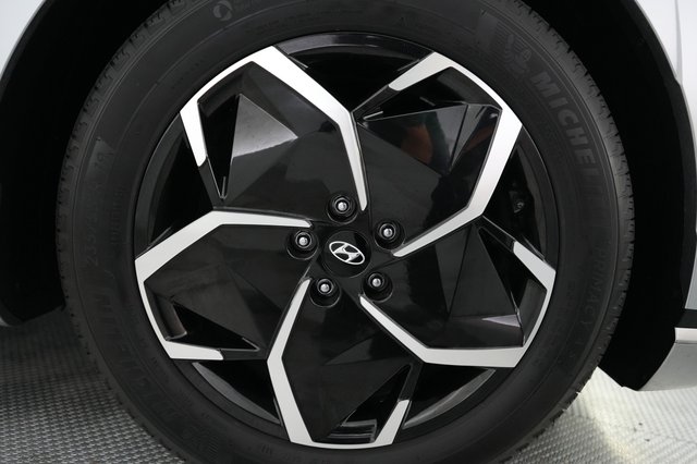 2024 Hyundai IONIQ 5 — photo 17 of 22