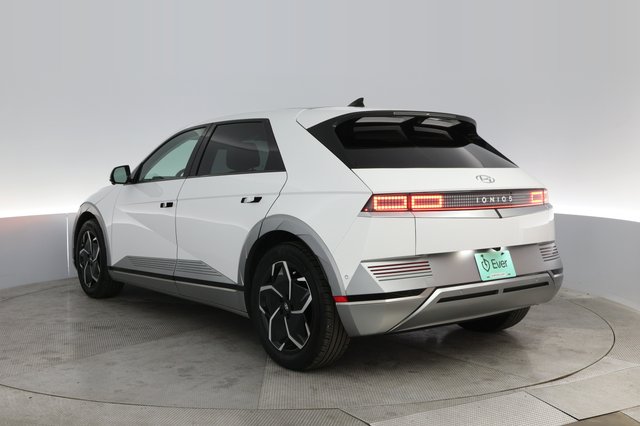 2024 Hyundai IONIQ 5 — photo 13 of 20