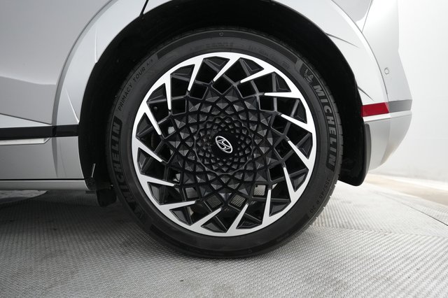 2024 Hyundai IONIQ 5 — photo 17 of 20