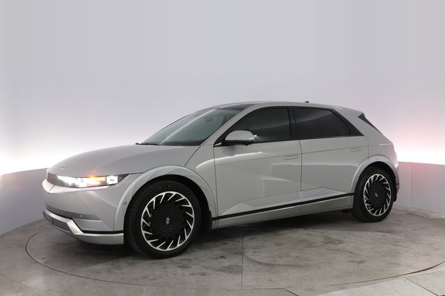2024 Hyundai IONIQ 5 — photo 14 of 20