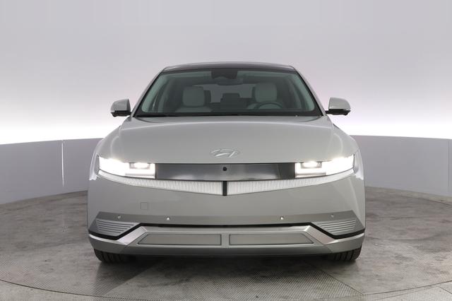 2024 Hyundai IONIQ 5 — photo 9 of 20