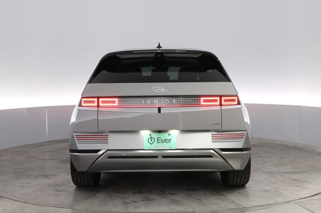 2024 Hyundai IONIQ 5 — photo 12 of 20