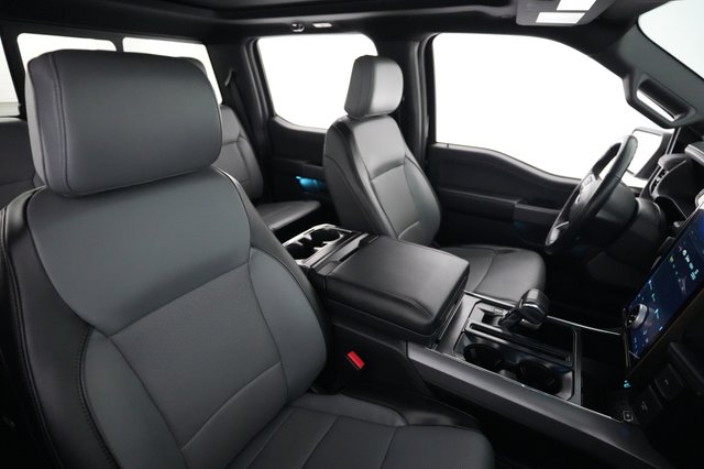 2023 Ford F-150 Lightning — photo 12 of 18