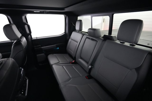 2023 Ford F-150 Lightning — photo 13 of 18