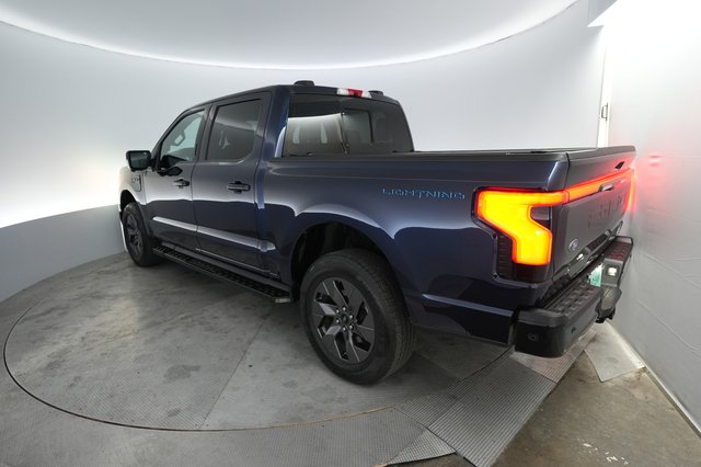 2023 Ford F-150 Lightning — photo 2 of 18