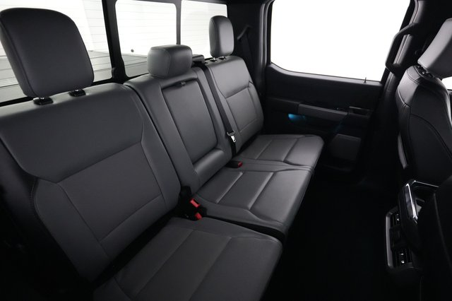 2023 Ford F-150 Lightning — photo 4 of 18