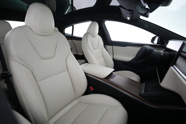 2023 Tesla Model S — photo 18 of 21